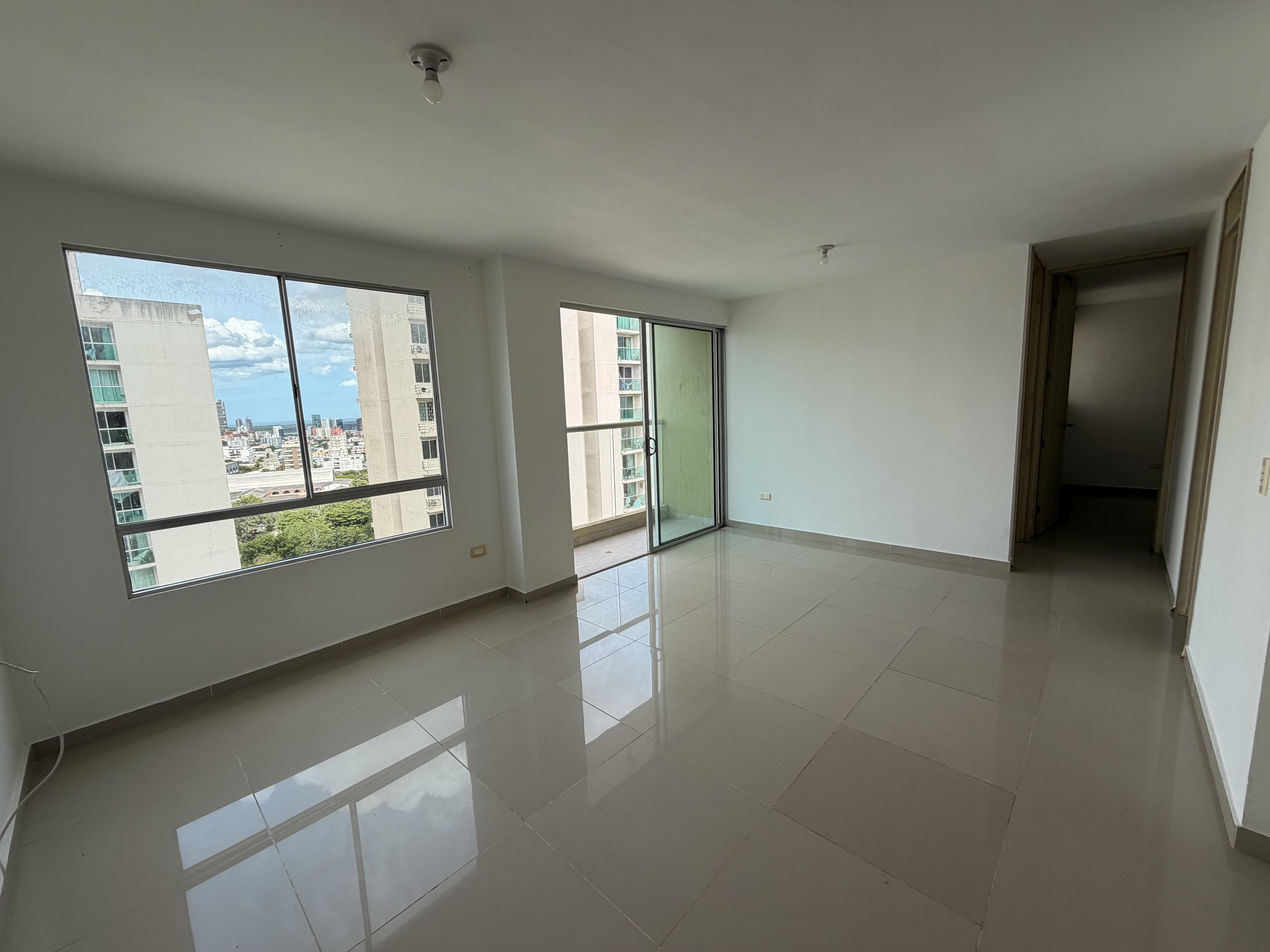 APARTAMENTO EN VENTA Y ARRIENDO - LAS DELICIAS